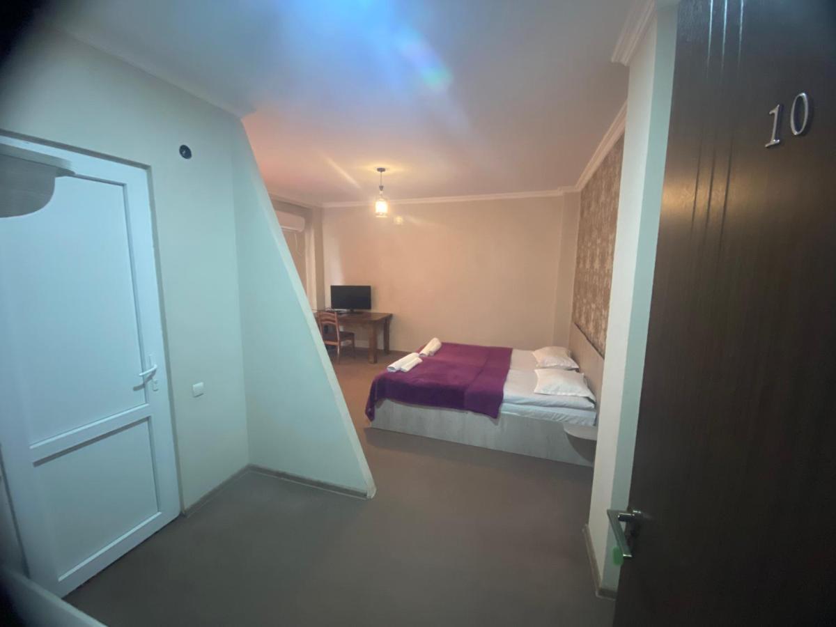Gh Sanapiro Hotell Telavi Eksteriør bilde